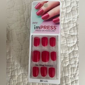 Press on nails